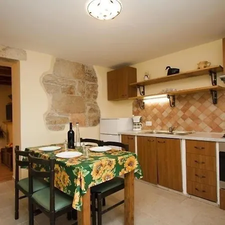 Gemutliche, Rustikale Ferienwohnung Mit Eigenem Pool Und Freizeitraum, Idealer Ausgangspunkt Fur Wan * Valtura