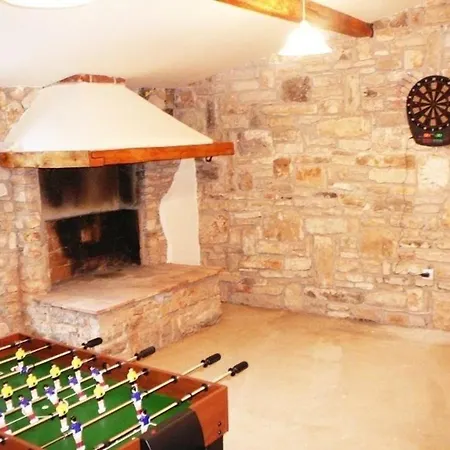 Gemutliche, Rustikale Ferienwohnung Mit Eigenem Pool Und Freizeitraum, Idealer Ausgangspunkt Fur Wan